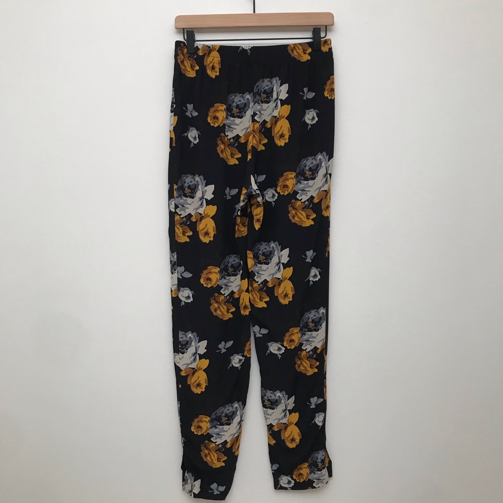 THEORY Viewpine Distressed Floral Pant - Picture 8 of 11